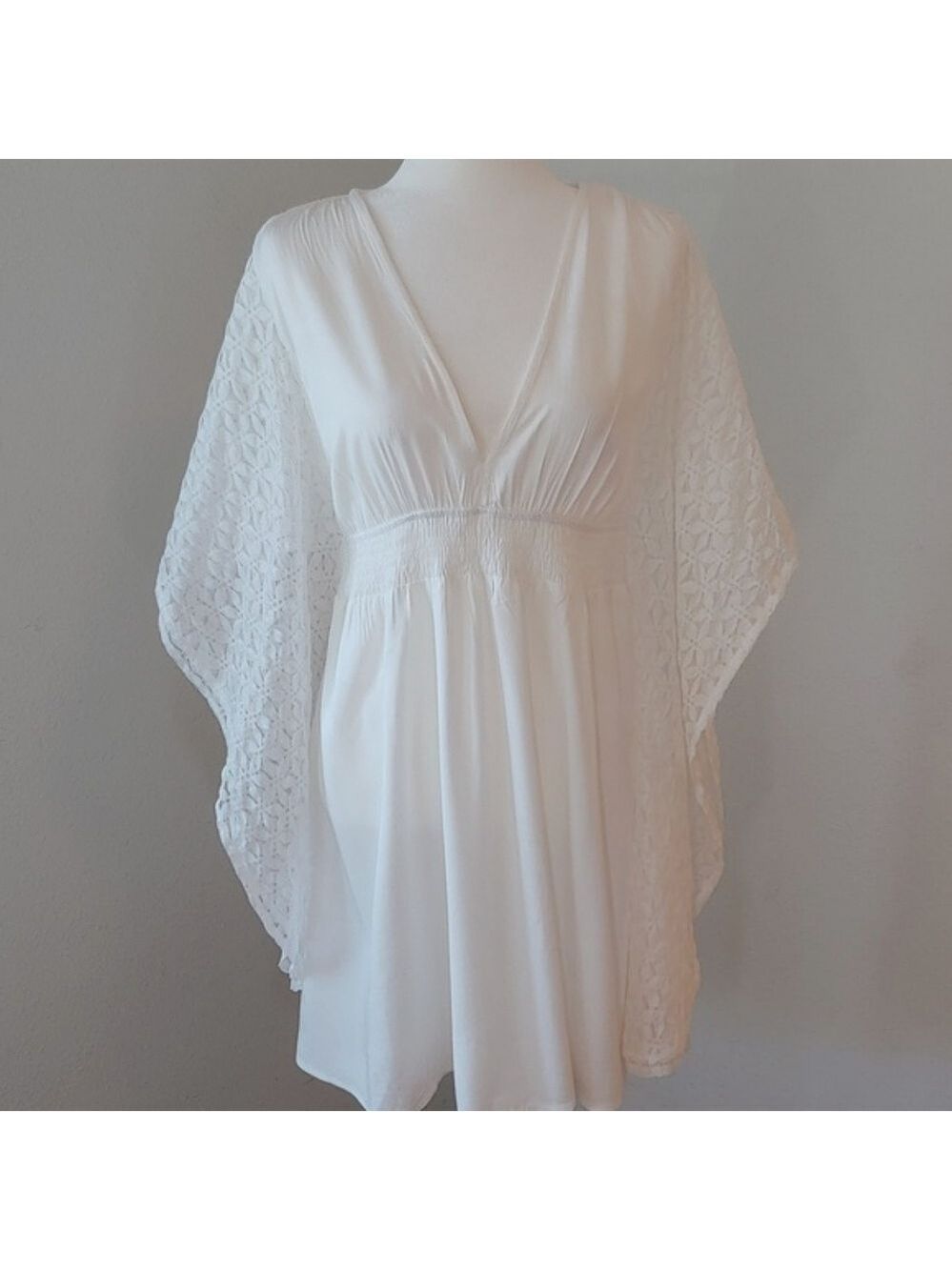RusttyDustty Women's White Lace Kaftan Dress Plunge V-Neck Size Large NWT